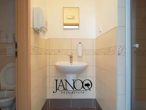 Pronájem kanceláře, Bílovice nad Svitavou, Žižkova, 198 m2