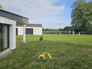 Prodej komerční nemovitosti, Doubravička, 195 m2