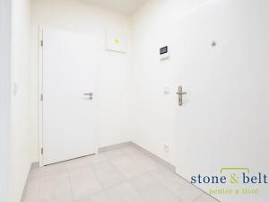 Pronájem bytu 1+kk, Praha - Hlubočepy, Fabiánové, 31 m2