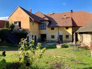 Prodej výrobních prostor, Bratronice, Hlavní, 300 m2