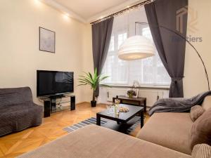 Pronájem bytu 1+kk, Praha - Smíchov, Na Valentince, 48 m2