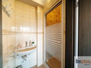 Pronájem pokoje, Praha - Smíchov, Nádražní, 20 m2