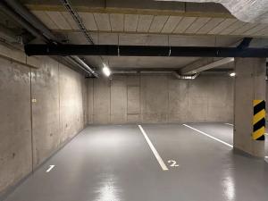 Pronájem garážového stání, Praha, 16 m2