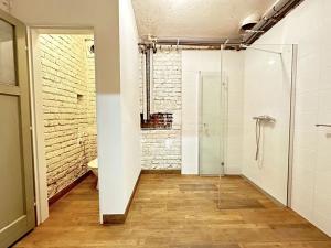 Pronájem výrobních prostor, Praha - Karlín, Pernerova, 89 m2