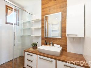 Prodej bytu 3+1, Unhošť, V Zahradách, 74 m2