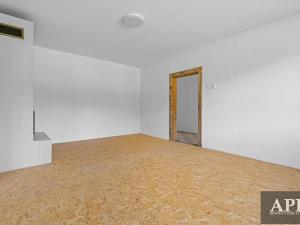 Prodej rodinného domu, Lopeník, 181 m2