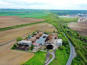 Prodej komerčního pozemku, Hoštka, 43932 m2