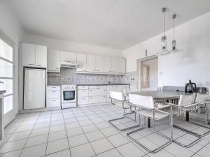 Prodej kanceláře, Křižanov, Benešovo náměstí, 530 m2