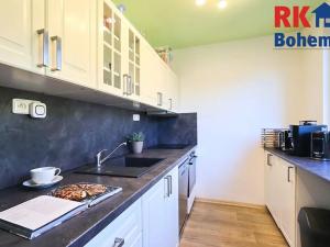 Prodej bytu 3+1, Pečky, V Horkách, 63 m2