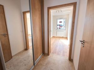 Pronájem bytu 1+kk, Praha - Hlubočepy, Fabiánové, 30 m2