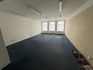 Pronájem atypického bytu, Broumov, Mírové náměstí, 120 m2