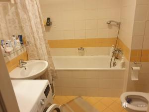 Pronájem bytu 2+kk, Praha - Hostavice, U Hostavického potoka, 55 m2