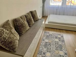 Pronájem bytu 1+kk, Praha - Jinonice, Peroutkova, 23 m2