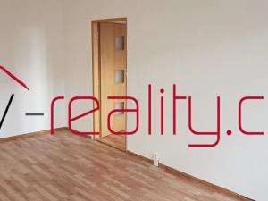 Prodej bytu 2+1, Hroznětín, Sídliště, 56 m2