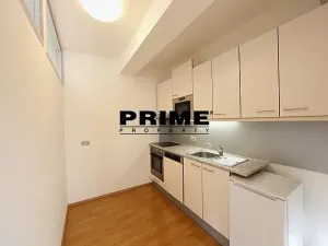 Pronájem kanceláře, Praha - Smíchov, Štefánikova, 83 m2