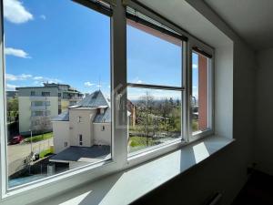 Pronájem bytu 1+kk, Praha - Prosek, Na vyhlídce, 37 m2