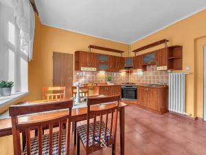 Prodej vícegeneračního domu, Telnice, 303 m2