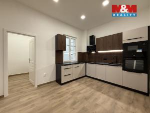 Pronájem bytu 3+1, Karviná - Fryštát, Masarykovo nám., 120 m2