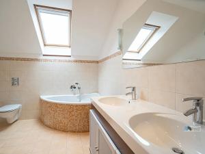 Pronájem rodinného domu, Praha - Dejvice, Ke Kulišce, 380 m2