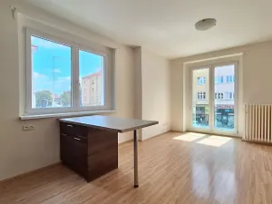Pronájem bytu 2+kk, Praha - Strašnice, Černokostelecká, 47 m2