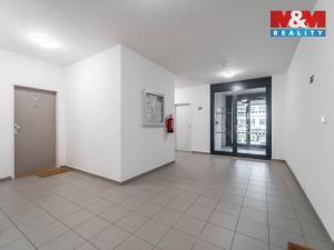 Prodej bytu 1+kk, Praha - Uhříněves, Oty Bubeníčka, 32 m2