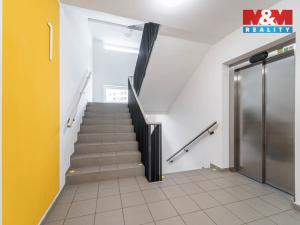 Prodej bytu 1+kk, Praha - Uhříněves, Oty Bubeníčka, 32 m2