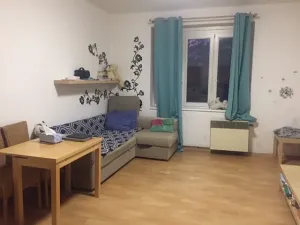 Pronájem bytu 1+kk, Praha, Na dolinách, 30 m2