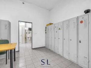 Prodej výrobních prostor, Milovice, Italská, 1819 m2