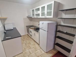 Pronájem bytu 3+kk, Praha - Řepy, Šimonova, 66 m2