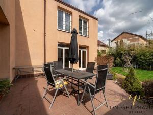 Prodej činžovního domu, Lety, Sokolská, 265 m2