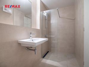 Prodej bytu 2+kk, Praha - Hrdlořezy, Českobrodská, 57 m2