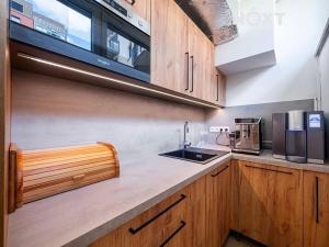 Pronájem obchodního prostoru, Pardubice, Na Spravedlnosti, 200 m2