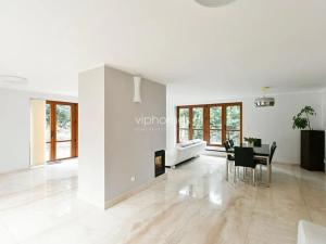 Pronájem vily, Choteč, 190 m2