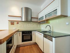 Pronájem bytu 2+1, Praha - Žižkov, Fibichova, 72 m2