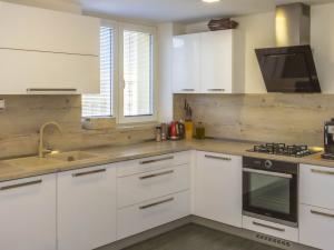 Prodej bytu 3+1, Pardubice - Zelené Předměstí, Čihákova, 138 m2