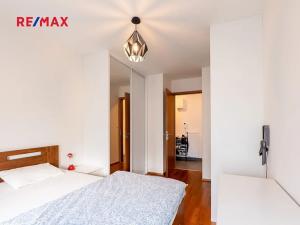 Pronájem bytu 2+kk, Praha - Holešovice, Komunardů, 68 m2