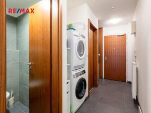 Pronájem bytu 2+kk, Praha - Holešovice, Komunardů, 68 m2