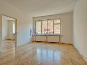 Pronájem bytu 3+1, Jindřichův Hradec, Komenského, 91 m2