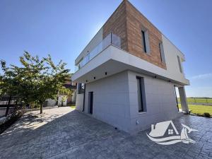 Prodej rodinného domu, Pomorie, Bulharsko, 196 m2