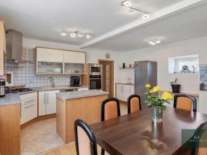 Prodej rodinného domu, Nevřeň, 200 m2