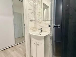 Prodej bytu 2+1, Praha - Malešice, Počernická, 55 m2