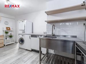 Prodej kanceláře, Praha - Karlín, Pernerova, 60 m2