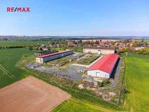 Pronájem výrobních prostor, Dolní Chvatliny, 3690 m2