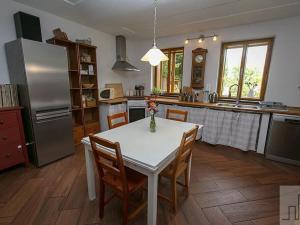 Prodej rodinného domu, Štoky, 170 m2