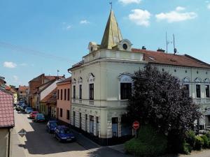 Prodej atypického bytu, Slavkov u Brna, Koláčkovo náměstí, 139 m2