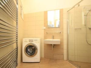 Pronájem bytu 2+1, Praha - Vinohrady, Šmilovského, 71 m2