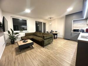 Pronájem bytu 3+kk, Liberec, Polní, 75 m2