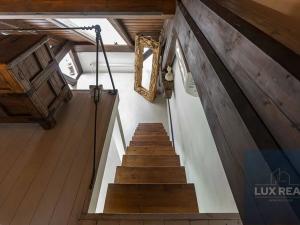 Prodej atypického bytu, Mikulov, Komenského, 164 m2