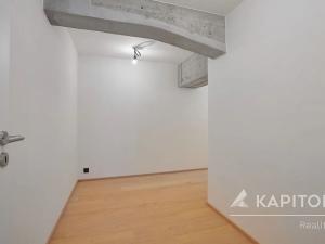 Prodej bytu 2+kk, Praha - Vysočany, Kolbenova, 77 m2