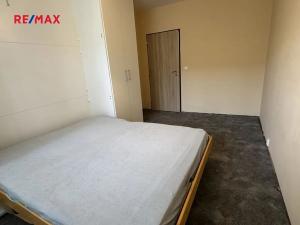 Pronájem bytu 2+kk, Kladno, Holandská, 40 m2